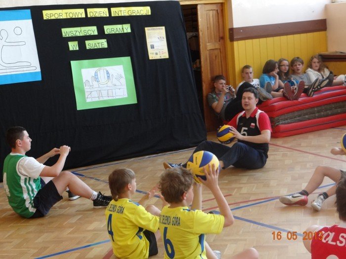 wszyscy-gramy-w-siate-dzisiaj-spotkanie-w-sp-8-foto-46491