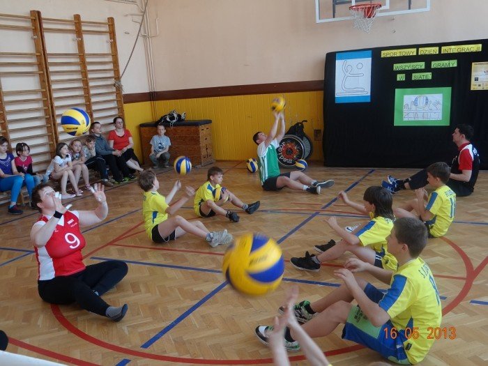 wszyscy-gramy-w-siate-dzisiaj-spotkanie-w-sp-8-foto-46491