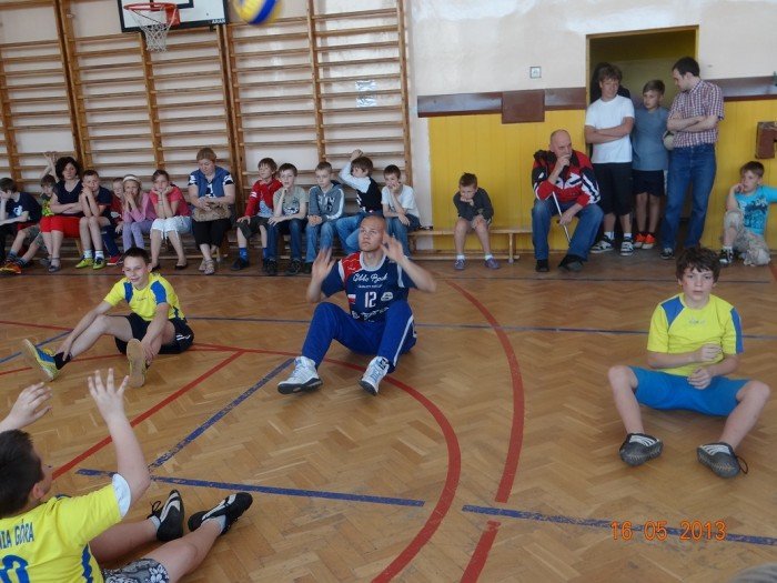 wszyscy-gramy-w-siate-dzisiaj-spotkanie-w-sp-8-foto-46491