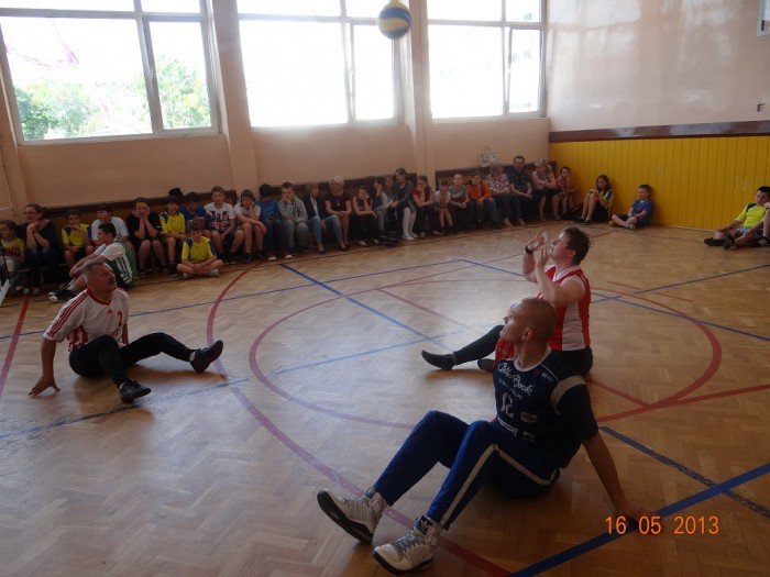 wszyscy-gramy-w-siate-dzisiaj-spotkanie-w-sp-8-foto-46491