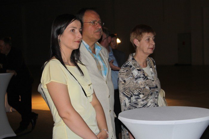 kamien-wegielny-pod-galerie-sudecka-wmurowany-foto-46503