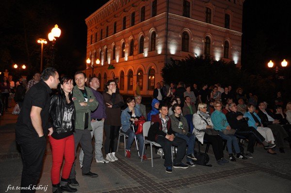 cieplicka-biblioteka-wysza-z-poezja-do-mieszkancow-i-gosci-foto-46508