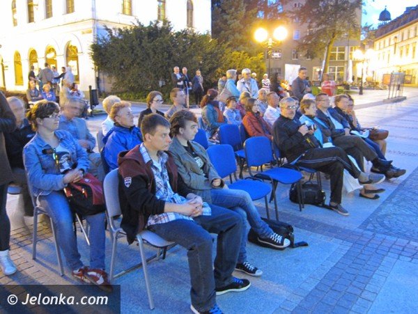 cieplicka-biblioteka-wysza-z-poezja-do-mieszkancow-i-gosci-foto-46508