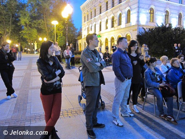 cieplicka-biblioteka-wysza-z-poezja-do-mieszkancow-i-gosci-foto-46508