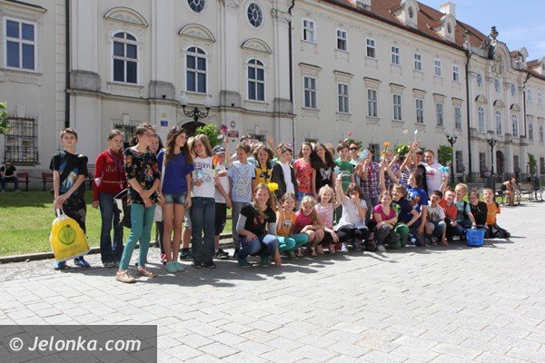 w-dzien-dobrego-uczynku-kwiaty-dla-ciepliczan-i-gosci-foto-46530