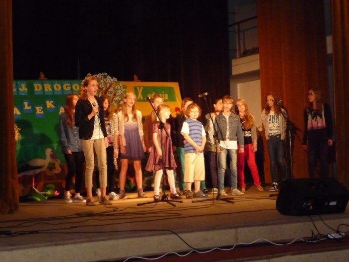 dzieci-z-karpacza-wyspieway-nagrody-foto-46586