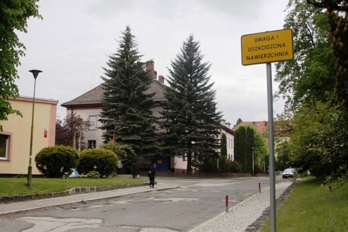 zablokowali-droge-w-walce-o-remont-swoich-ulic-foto-46657