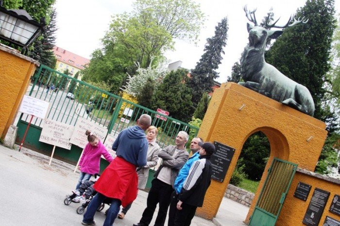 zablokowali-droge-w-walce-o-remont-swoich-ulic-foto-46657