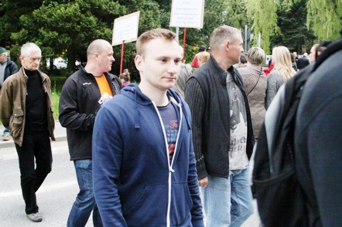 zablokowali-droge-w-walce-o-remont-swoich-ulic-foto-46657