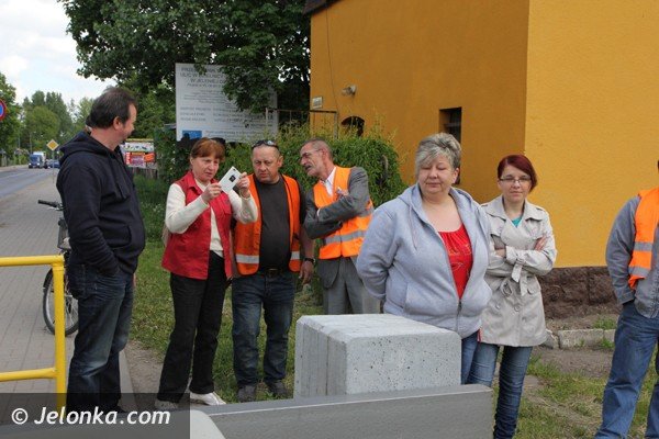 zderzenie-pociagu-z-autem-w-cieplicach-pokaz-ku-przestrodze-foto-46658