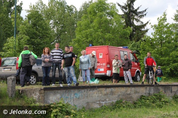 zderzenie-pociagu-z-autem-w-cieplicach-pokaz-ku-przestrodze-foto-46658