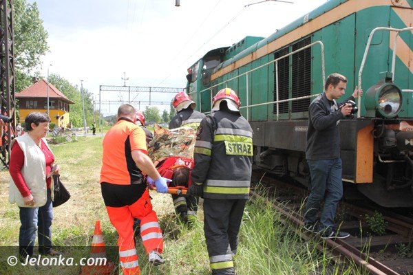 zderzenie-pociagu-z-autem-w-cieplicach-pokaz-ku-przestrodze-foto-46658