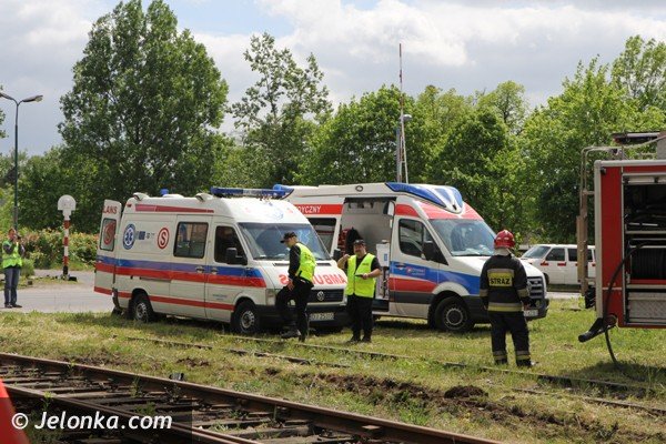 zderzenie-pociagu-z-autem-w-cieplicach-pokaz-ku-przestrodze-foto-46658