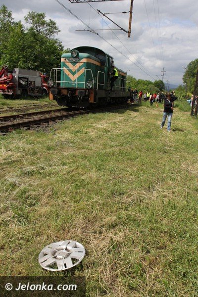 zderzenie-pociagu-z-autem-w-cieplicach-pokaz-ku-przestrodze-foto-46658