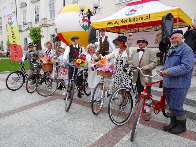 cyklisci-paradowali-retro-i-osobliwie-foto-46709