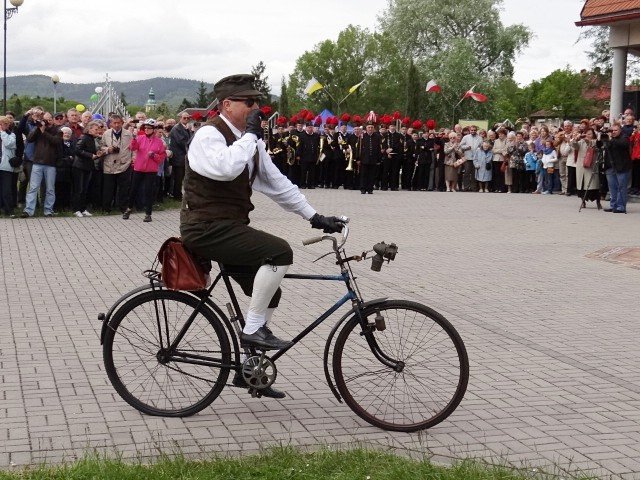 cyklisci-paradowali-retro-i-osobliwie-foto-46709