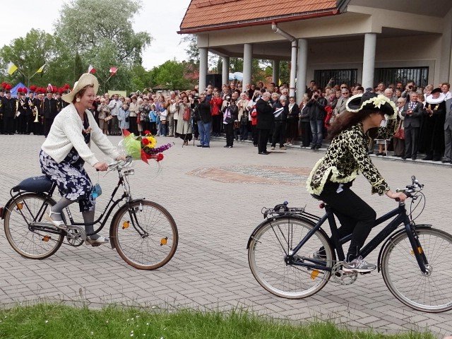 cyklisci-paradowali-retro-i-osobliwie-foto-46709