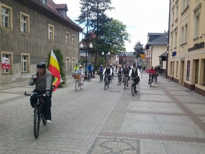 cyklisci-paradowali-retro-i-osobliwie-foto-46709