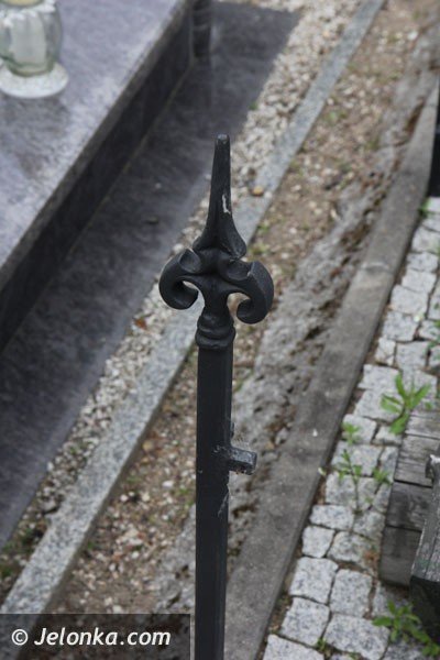 porzadki-prawne-na-jeleniogorskich-cmentarzach-foto-46712