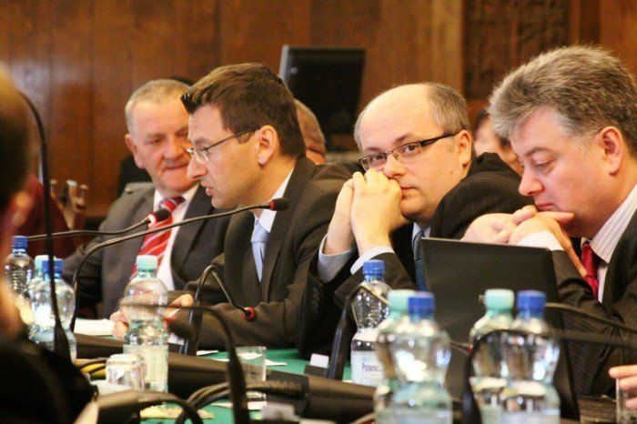 burzliwa-sesja-rady-o-przyszosci-jeleniej-gory-i-sprawach-zalegych-foto-46729