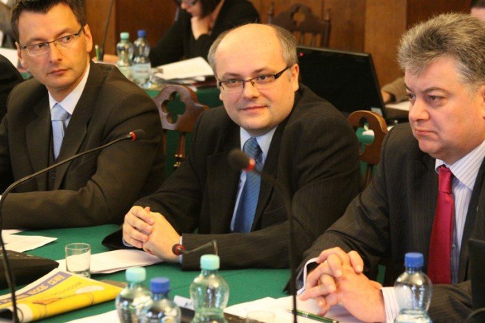burzliwa-sesja-rady-o-przyszosci-jeleniej-gory-i-sprawach-zalegych-foto-46729