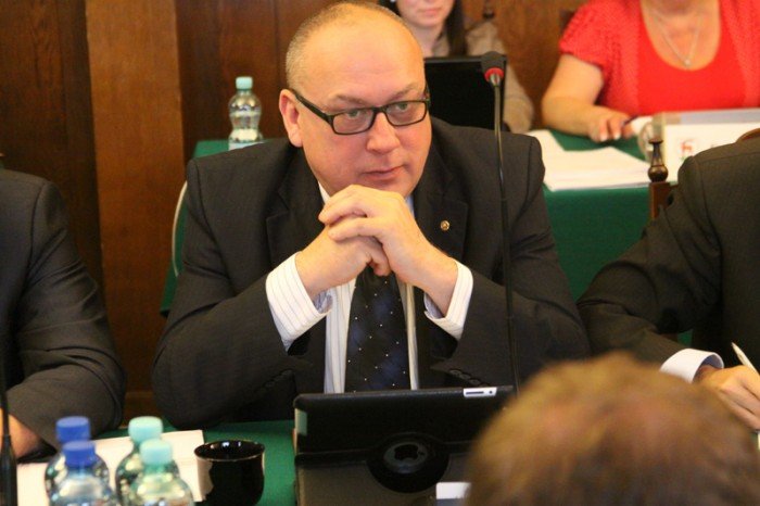 burzliwa-sesja-rady-o-przyszosci-jeleniej-gory-i-sprawach-zalegych-foto-46729