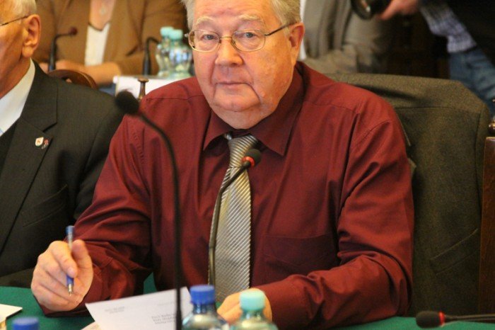 burzliwa-sesja-rady-o-przyszosci-jeleniej-gory-i-sprawach-zalegych-foto-46729