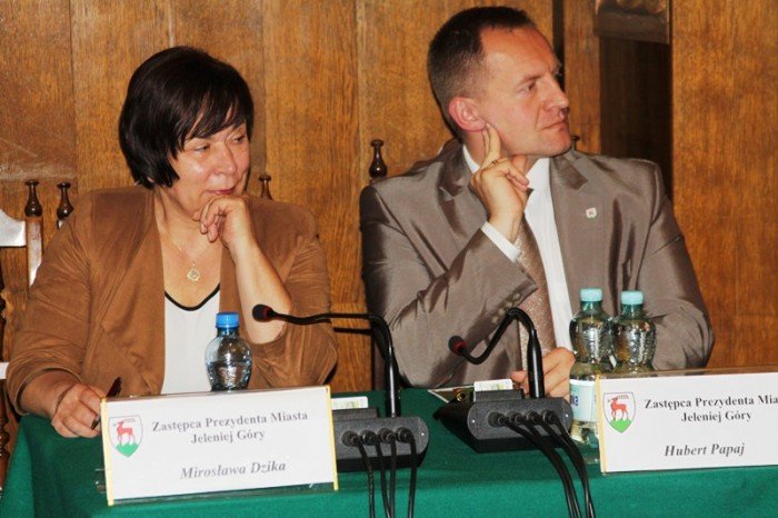 burzliwa-sesja-rady-o-przyszosci-jeleniej-gory-i-sprawach-zalegych-foto-46729