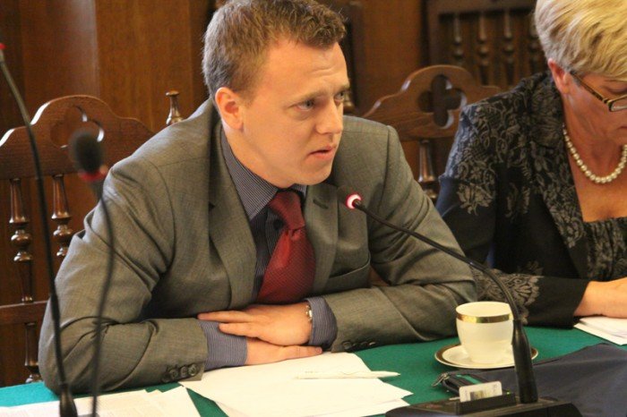 burzliwa-sesja-rady-o-przyszosci-jeleniej-gory-i-sprawach-zalegych-foto-46729