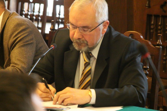 burzliwa-sesja-rady-o-przyszosci-jeleniej-gory-i-sprawach-zalegych-foto-46729
