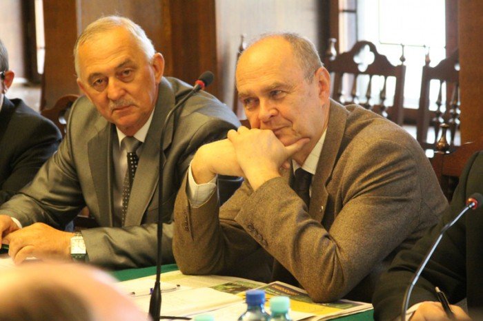 burzliwa-sesja-rady-o-przyszosci-jeleniej-gory-i-sprawach-zalegych-foto-46729