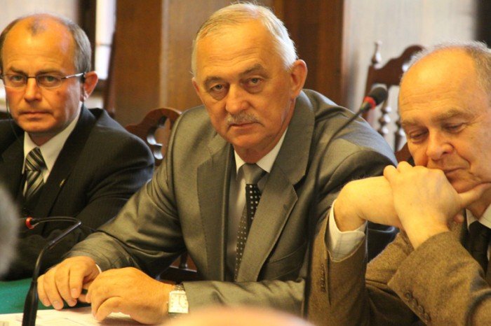 burzliwa-sesja-rady-o-przyszosci-jeleniej-gory-i-sprawach-zalegych-foto-46729