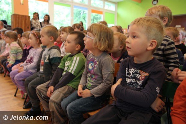 w-okraglaczku-rodzice-zagrali-spektakl-dla-swoich-pociech-foto-46730