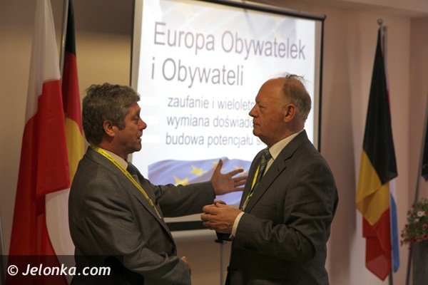 pod-szrenica-debata-o-oswiacie-w-europie-foto-46731