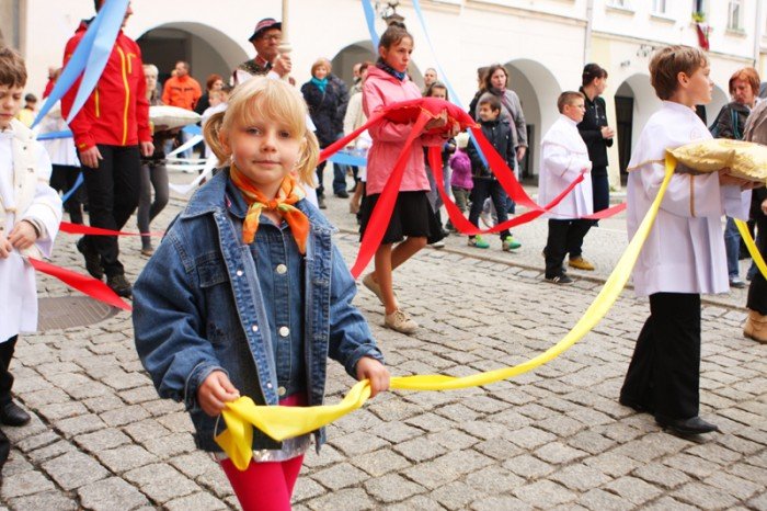 setki-jeleniogorzan-na-procesji-bozego-ciaa-foto-46762