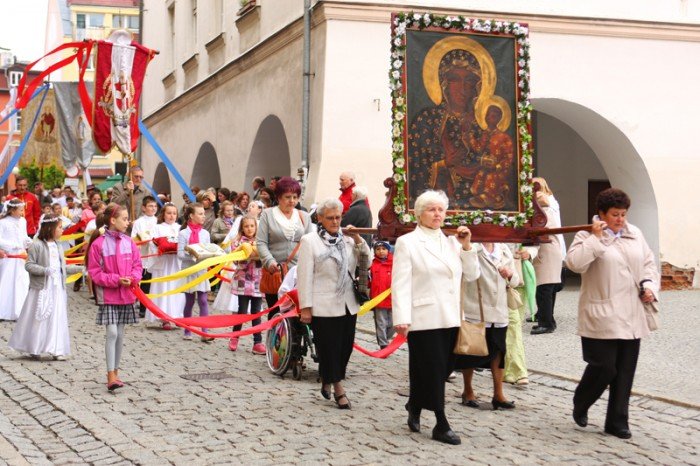 setki-jeleniogorzan-na-procesji-bozego-ciaa-foto-46762