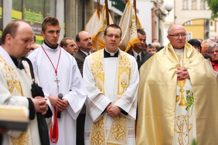 setki-jeleniogorzan-na-procesji-bozego-ciaa-foto-46762