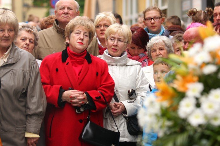 setki-jeleniogorzan-na-procesji-bozego-ciaa-foto-46762