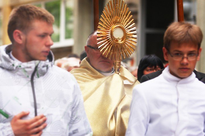 setki-jeleniogorzan-na-procesji-bozego-ciaa-foto-46762