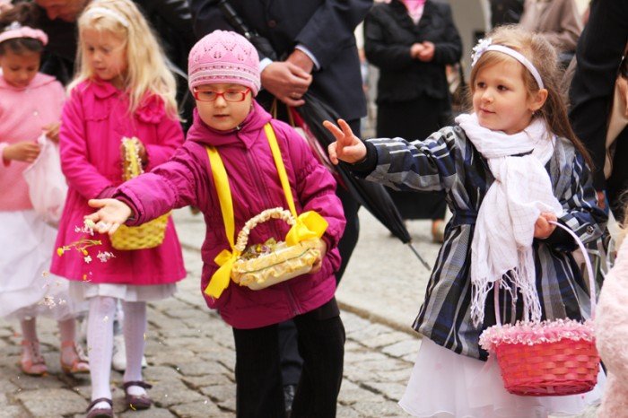 setki-jeleniogorzan-na-procesji-bozego-ciaa-foto-46762