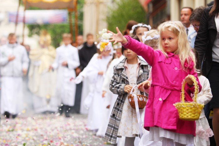 setki-jeleniogorzan-na-procesji-bozego-ciaa-foto-46762