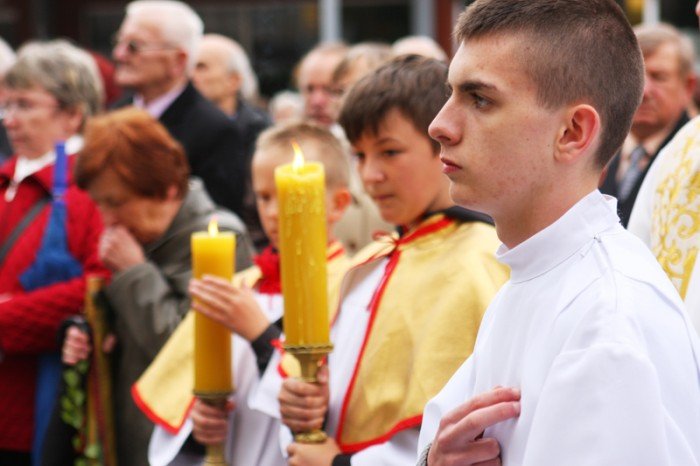 setki-jeleniogorzan-na-procesji-bozego-ciaa-foto-46762
