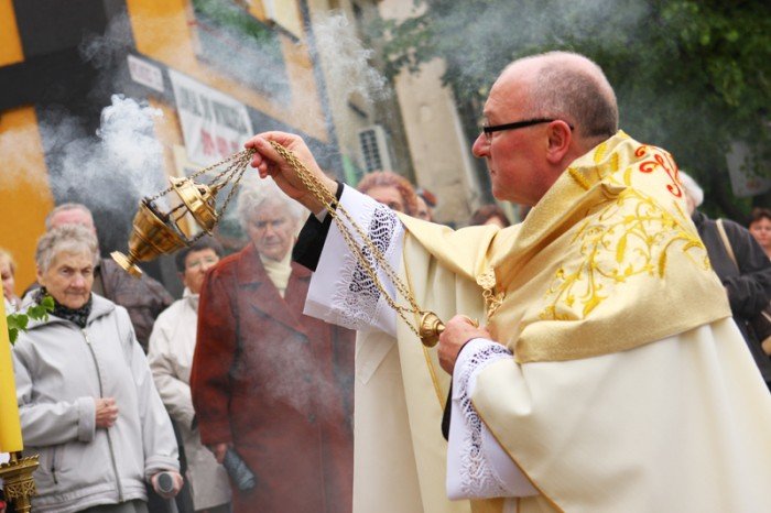 setki-jeleniogorzan-na-procesji-bozego-ciaa-foto-46762