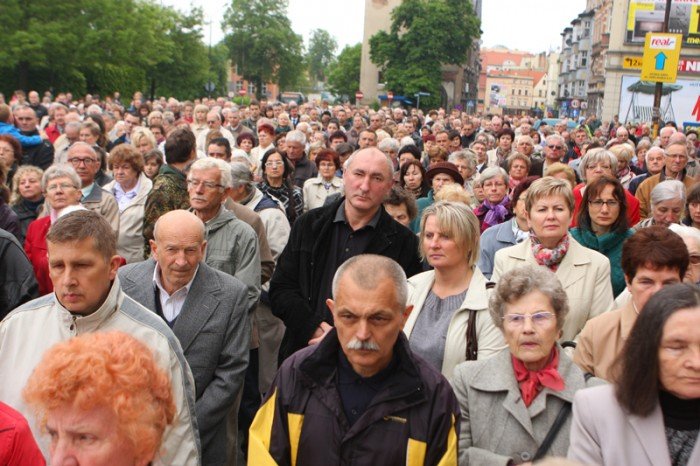 setki-jeleniogorzan-na-procesji-bozego-ciaa-foto-46762