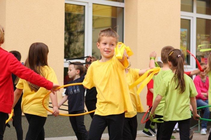 rodzice-i-dzieci-bawili-sie-na-ekologicznym-festynie-w-okraglaczku-foto-46764