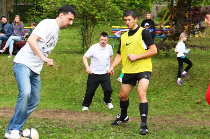 rodzice-i-dzieci-bawili-sie-na-ekologicznym-festynie-w-okraglaczku-foto-46764