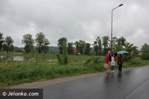 zalane-drogi-poziom-wody-w-rzekach-rosnie-foto-46795
