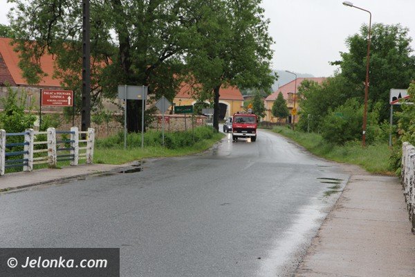 zalane-drogi-poziom-wody-w-rzekach-rosnie-foto-46795