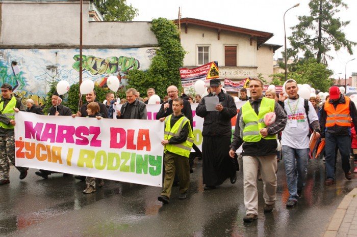 marsz-dla-zycia-i-rodziny-w-jeleniej-gorze-foto-46804