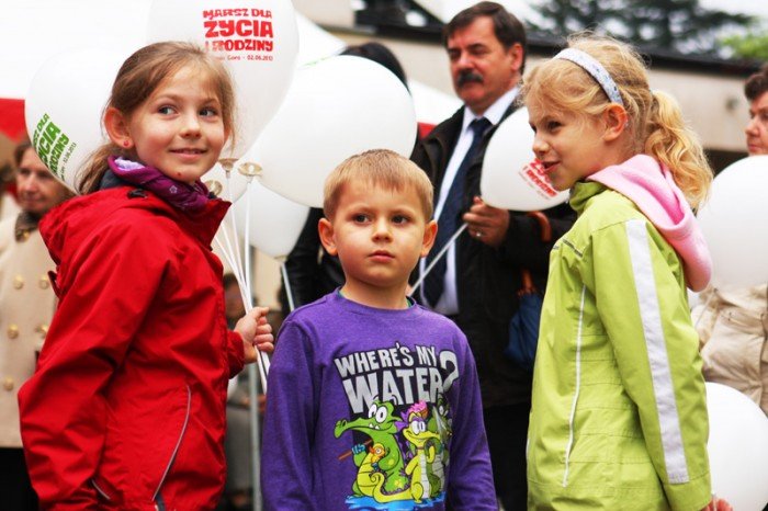 marsz-dla-zycia-i-rodziny-w-jeleniej-gorze-foto-46804